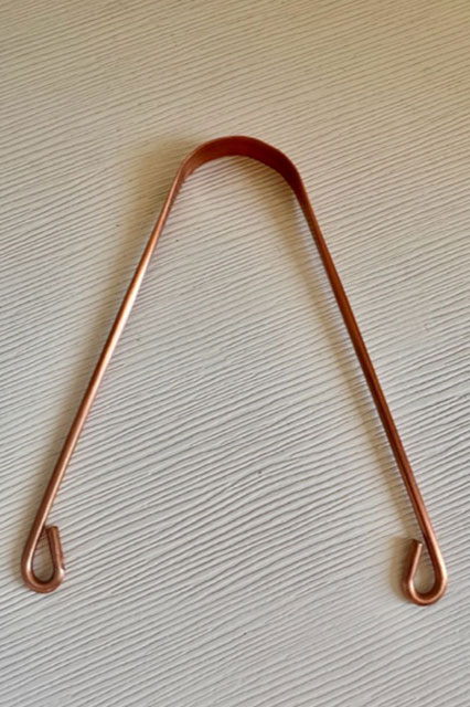 tongue scraper